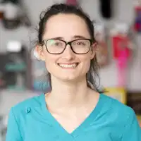 Sophie Ingledew - Veterinary Surgeon