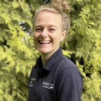 Mary Lowe - Veterinary Surgeon